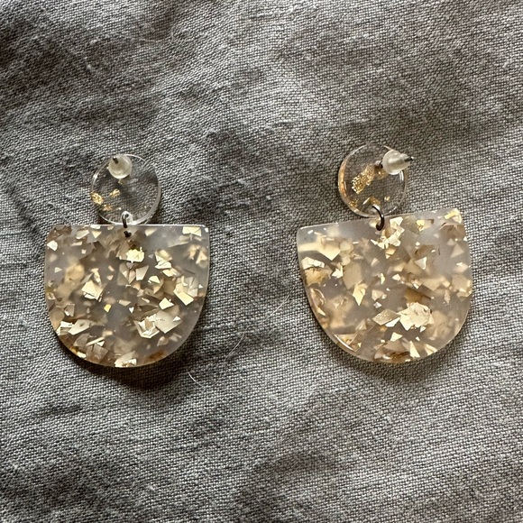 Gold and clear acrylic earrings - Picture 2 of 2